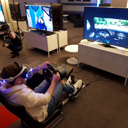 Virtual Reality Teamevent mit Escape Room & Lasertag in Basel