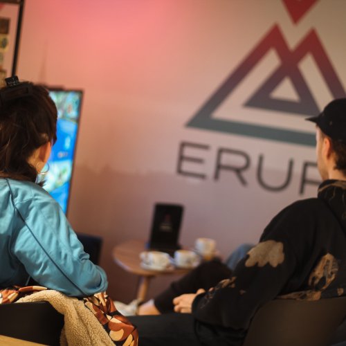 Erupt: Gaming mitten im Bahnhof Bern